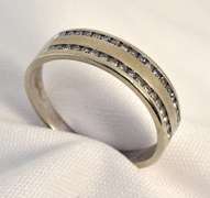 WG Band with 2 Rows of Diamonds