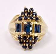 Fantastic Gallery of Blue Sapphires Set in Intricate Yellow Gold Ladies Ring