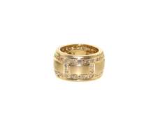 Gigantic 14kt Yellow Gold Ring with round Diamonds