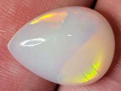Ravishing 7.87ct snow white Welo Opal