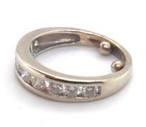 18KT WHITE GOLD DIAMOND BAND.