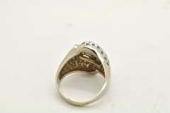 LADIES 14 KT WHITE GOLD DIAMOND RING