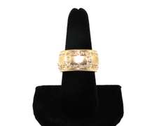 Gigantic 14kt Yellow Gold Ring with round Diamonds