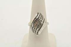 LADIES 14 KT WHITE GOLD DIAMOND RING