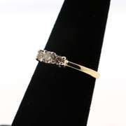 Charming 14kt Yellow Gold Diamond Ring with 3 Round Diamonds