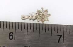 Very Cute 10kt White Gold Diamond Floral Pendant
