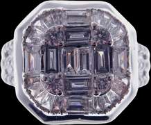 Sparkling Diamond Ring in 18kt White Gold