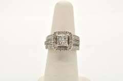 LADIES 14 KT WHITE GOLD DIAMOND RING