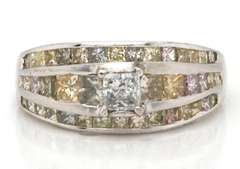 LADIES 18 KT WHITE GOLD DIAMOND RING.