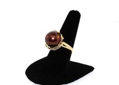 Magnificant 14kt Yellow Gold Pearl Ring with round Diamonds