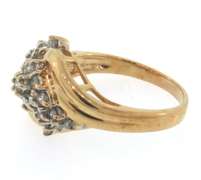 Superb 10kt yellow gold diamond cluster ring