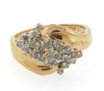 Superb 10kt yellow gold diamond cluster ring