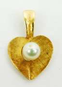 Vintage Petite 14K Heart Pendant with Pearl