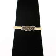 Charming 14kt Yellow Gold Diamond Ring with 3 Round Diamonds