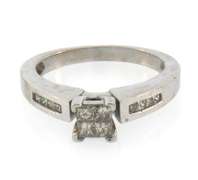 14k white gold cathedral setting diamond cluster ring
