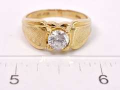 Sparkling Crystal Set in A Yellow Gold Mens Ring