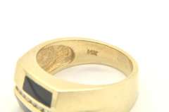 MENS 14 KT YELLOW GOLD DIAMOND AND ONYX RING