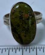 Sterling Silver Green Stone Ring.