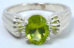 Sterling Silver Green Gemstone Ring.