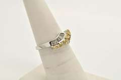 LADIES 18 KT WHITE GOLD DIAMOND RING