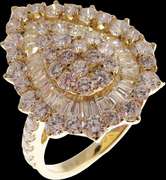 Fancy Diamond Ring in 18kt Yellow Gold