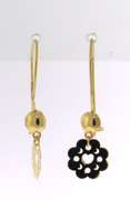 Attractive 18kt Flower Necklace with Dangle Earrings