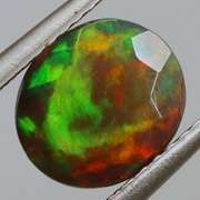 Full body flashing 1.72ct Welo Black Opal