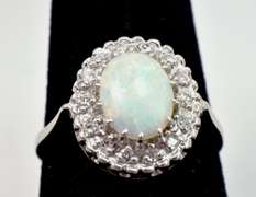 Beautiful Opal & Diamond Ring, 14KT