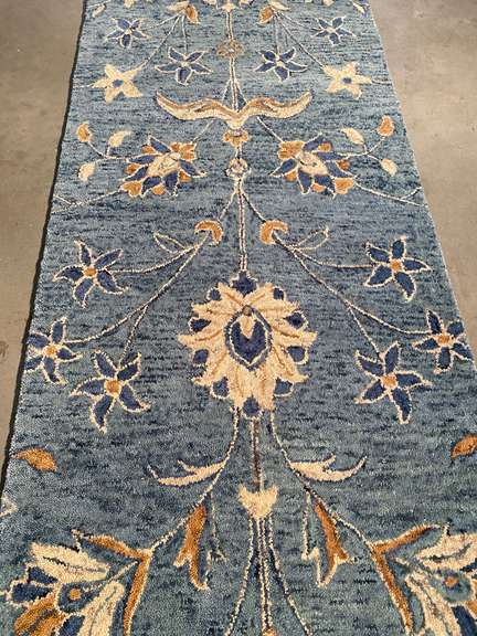 FABULOUS ALLOVER DESIGN 8' RUNNER