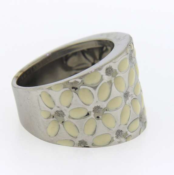 Fantastic White Gold White Enamel Flower Style Ring