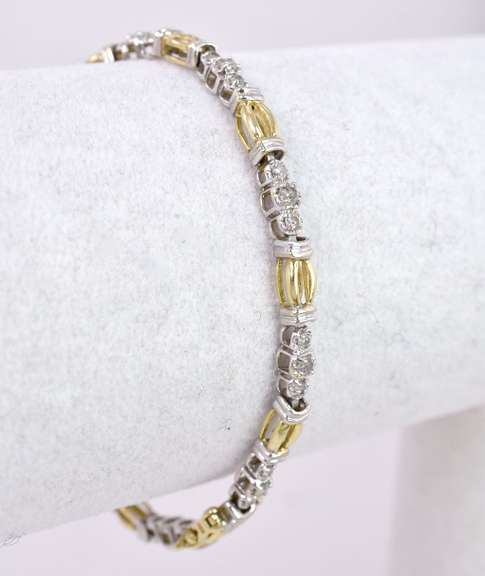 3 Diamond Bracelet in Gold