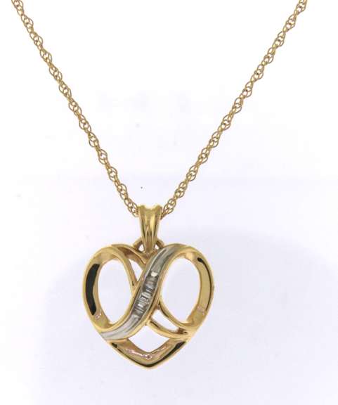 Charming Set of Bagg Crossover Heart Pendant and Earrings