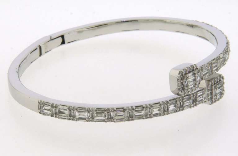 Stunning +3ctw Diamond 10kt Bangle Bracelet