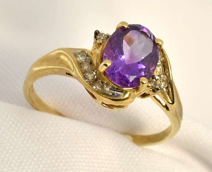 Tasteful Amethyst Ring