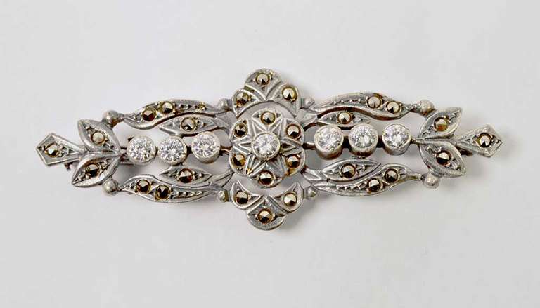 Sterling Silver Gemstone Pin.