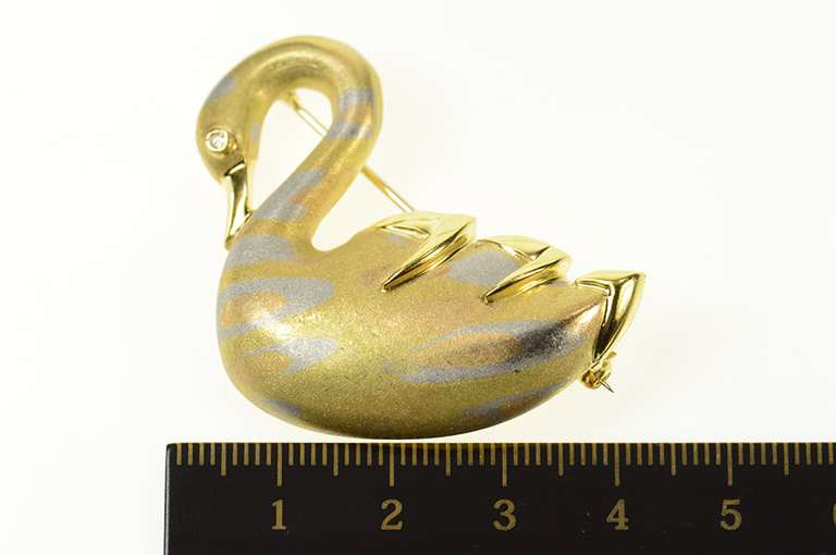 18K Yellow Gold Designer Ornate Tri Tone Swirl Swan Pin/Brooch