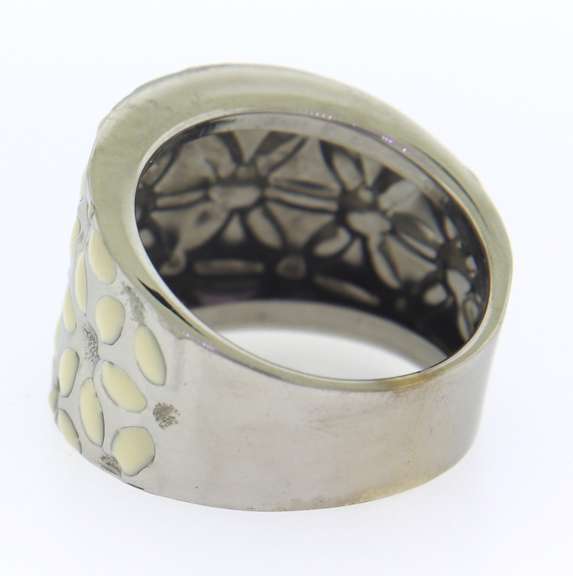 Fantastic White Gold White Enamel Flower Style Ring
