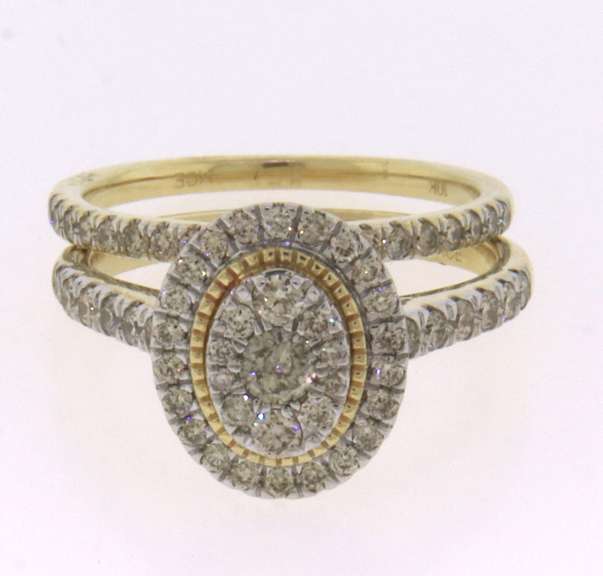 Elegant 10kt Diamond Bridal Set