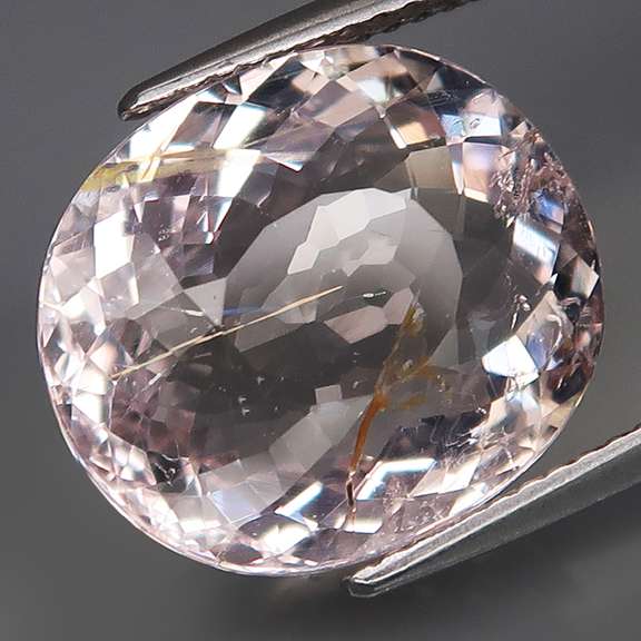 Simply gorgeous 8.41ct UNHEATED whisper pink Morganite
