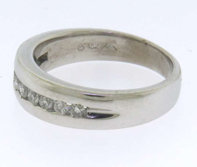 10K WHITE GOLD Gents Diamond Wedding Band
