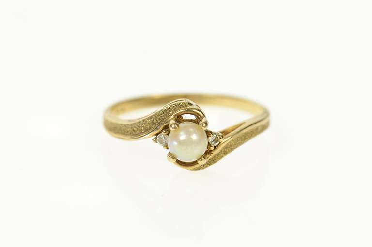 10K Yellow Gold Retro Pearl Diamond Three Stone Bypass Ring