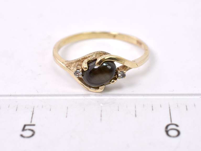 Brown Star Sapphire Ring in Gold