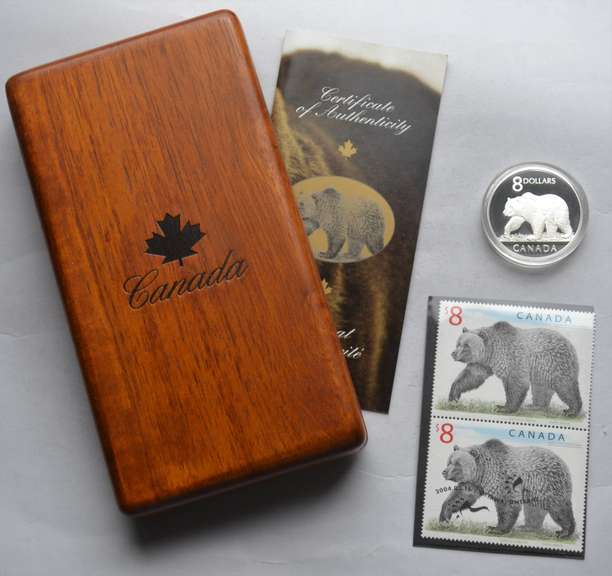 2004 Canada Great Grizzly Proof $ 8 Silver Coin and Stamp Set