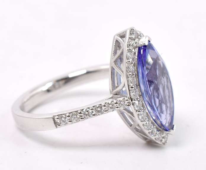 Delicate 14K White Gold Ladies Ring Set with Tanzanite and Diamonds