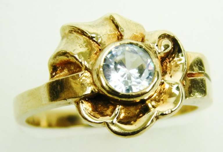 Retro 10K White Topaz Flower Ring, Size 5.5