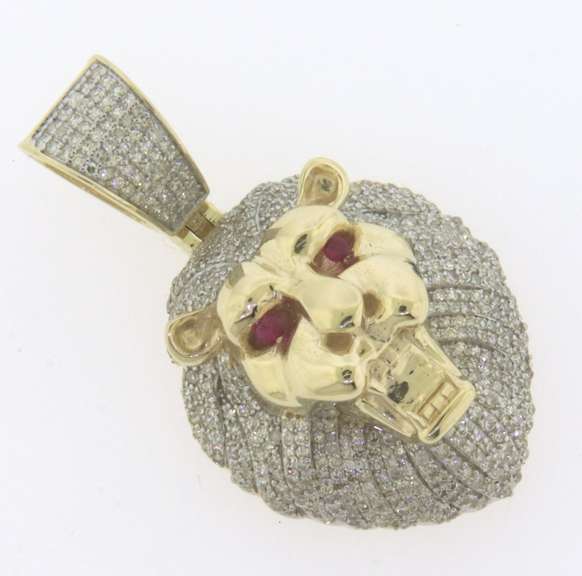 Flashy 10kt Diamond Lion Pendant