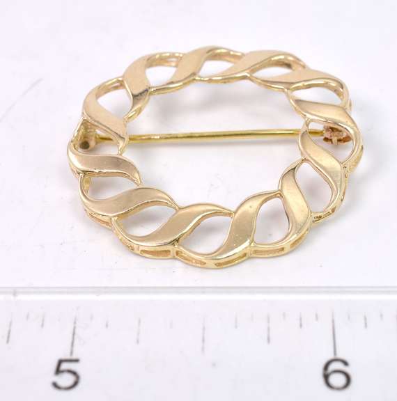14KT Yellow Gold Wreath Pin