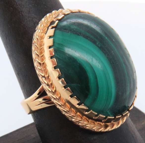 LADIES 14 KT YELLOW GOLD MALACHITE RING
