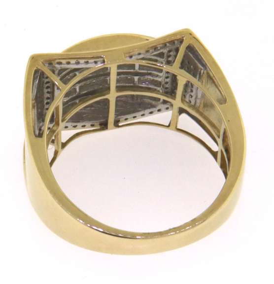 Sleek 10kt Diamond Men's Ring