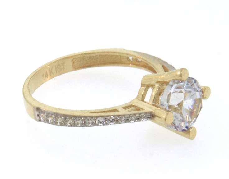 Exquisite 14kt Yellow Gold Round CZ Engagement Ring